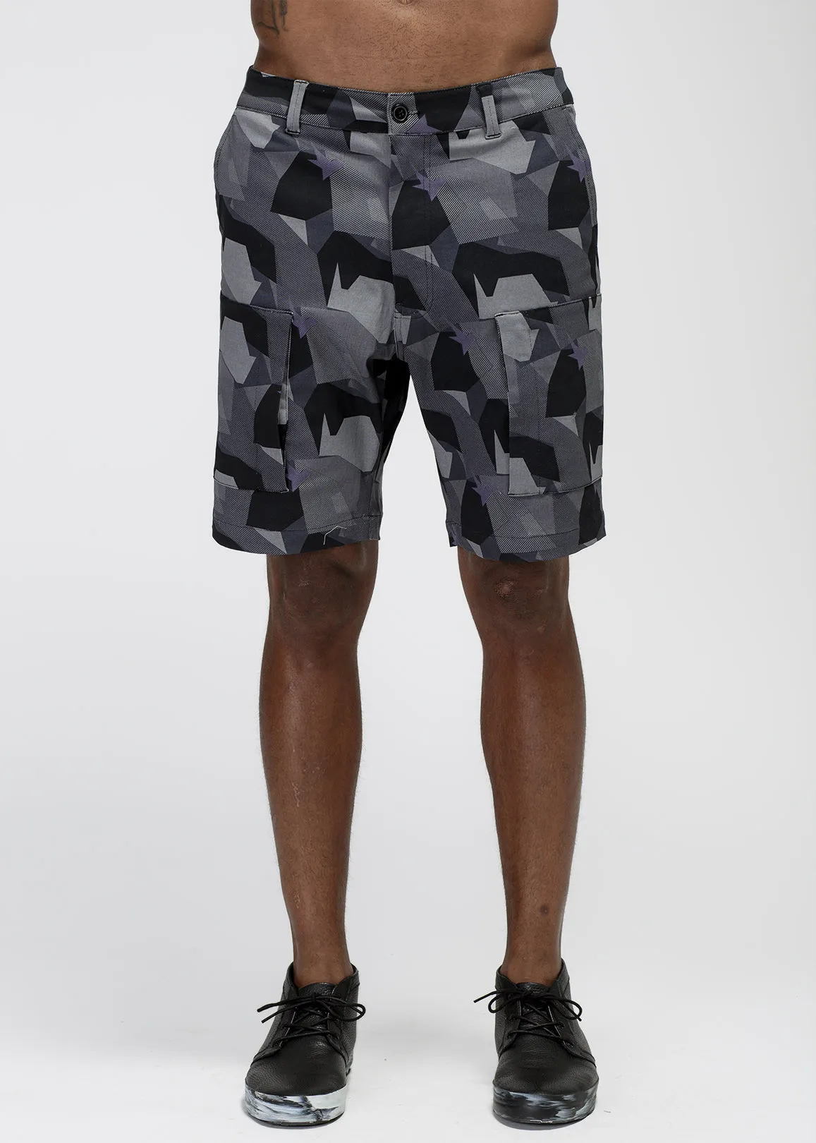 Konus Men's Digital Camo Cargo Shorts in Black