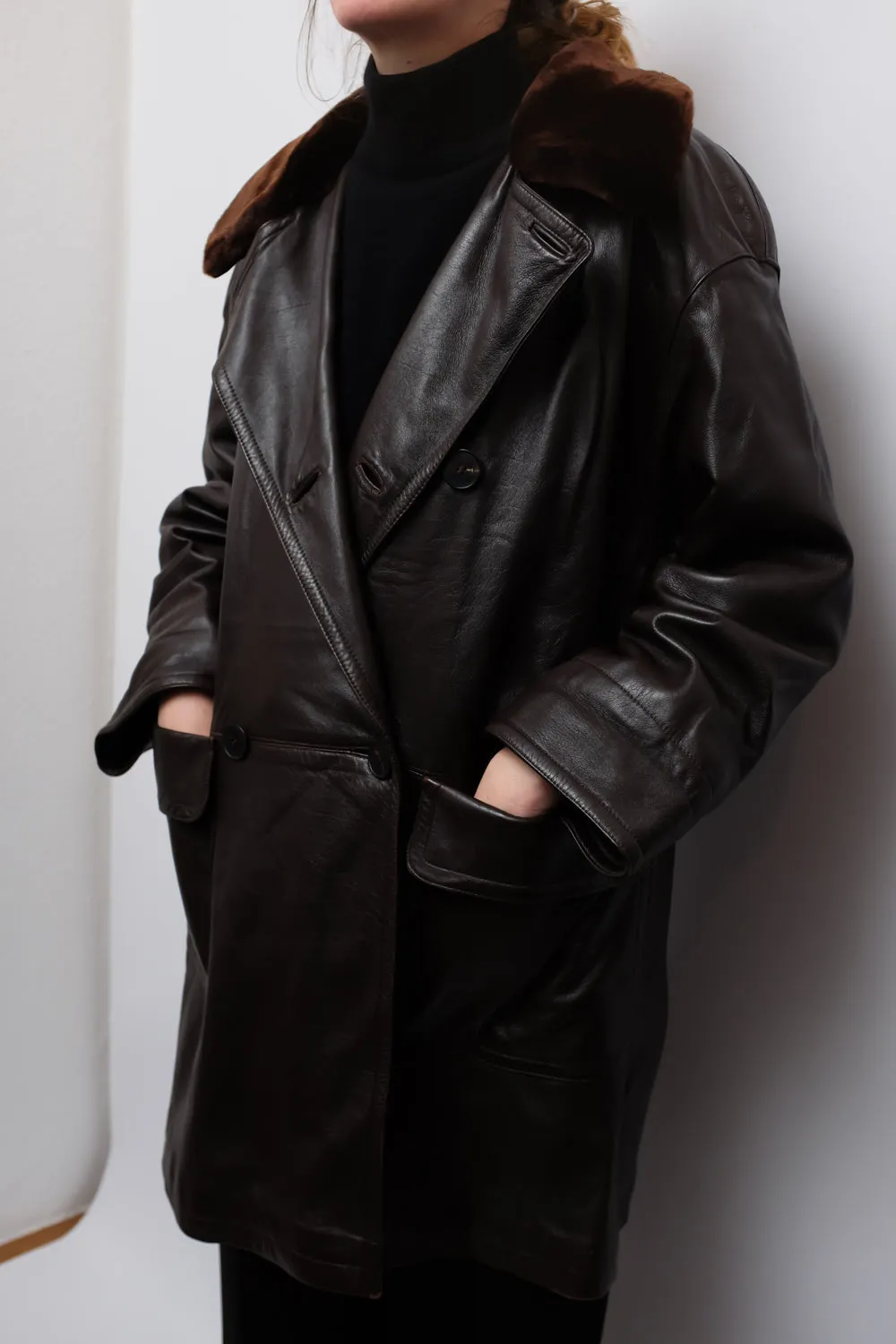 VINTAGE BROWN LEATHER COAT